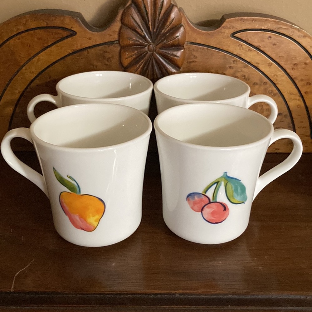 Vintage Corningware Coffee Tea Cups Mugs~Set of 4 ~ Apples and Cherries - Picture 2 of 5